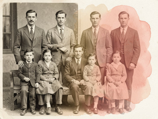 Photo ancienne de famille transformée en portrait artistique pour décoration murale